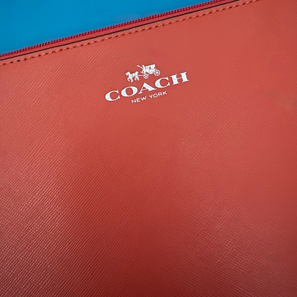 Coach Darcy Leather Metro Tech Pouch - Picture 2 of 2